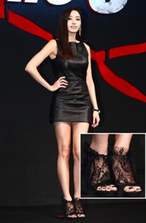 Chae-young Han feet photo 16