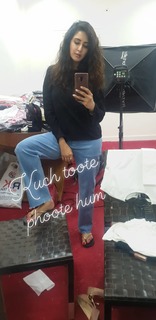 Chahat Khanna feet photo 3