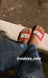 Chahat Khanna feet photo 11