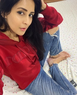 Chahat Khanna feet photo 10