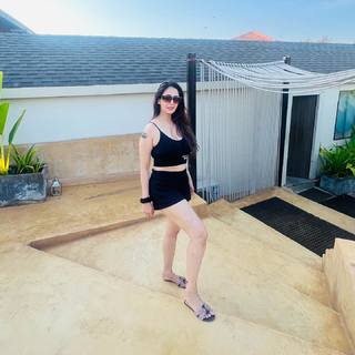 Chahat Khanna feet photo 9
