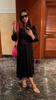 Chahat Khanna feet photo 20