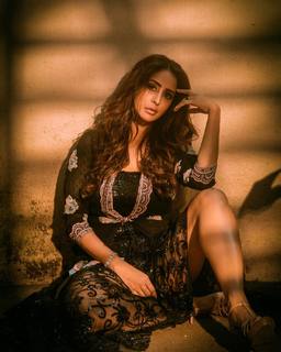 Chahat Khanna feet photo 13