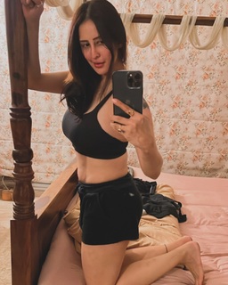 Chahat Khanna feet photo 12