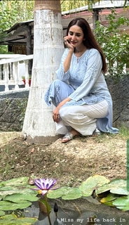 Chahat Khanna feet photo 10
