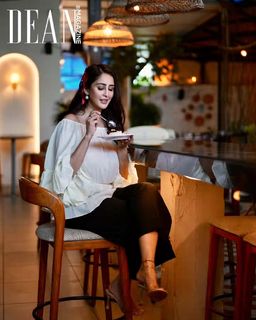 Chahat Khanna feet photo 3