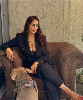Chahat Khanna feet photo 8