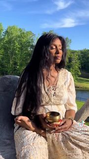 Chaka Khan feet photo 10
