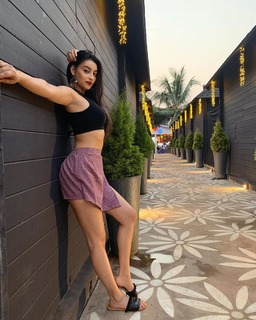 Chandni Sharma feet photo 18