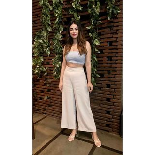 Chandni Sharma feet photo 9