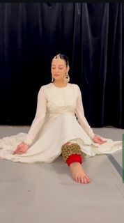 Chandni Sharma feet photo 8