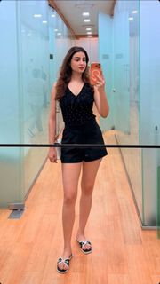 Chandni Sharma feet photo 4