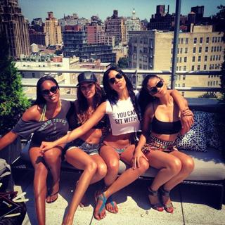 Chanel Iman feet photo thumbnail