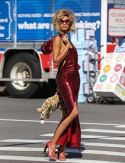 Chanel Iman feet photo thumbnail