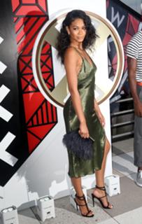 Chanel Iman feet photo thumbnail