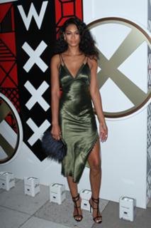Chanel Iman feet photo thumbnail