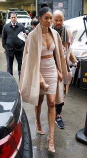 Chanel Iman feet photo thumbnail