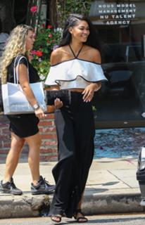 Chanel Iman feet photo thumbnail