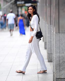 Chanel Iman feet photo thumbnail