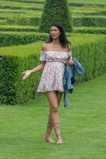Chanel Iman feet photo thumbnail