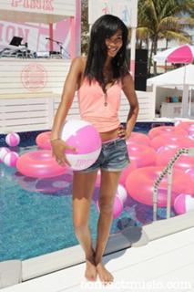 Chanel Iman feet photo thumbnail