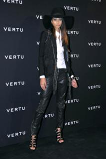 Chanel Iman feet photo thumbnail