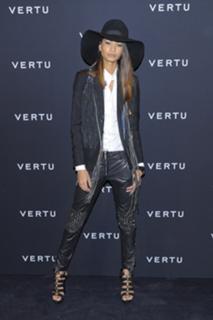 Chanel Iman feet photo thumbnail