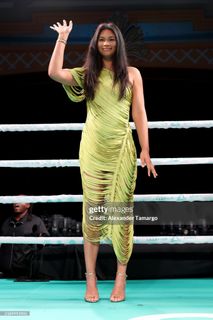 Chanel Iman feet photo thumbnail