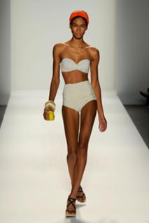 Chanel Iman feet photo thumbnail