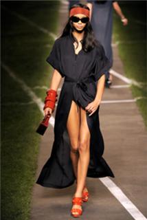 Chanel Iman feet photo thumbnail