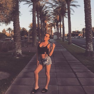 Chanel Santini feet photo thumbnail