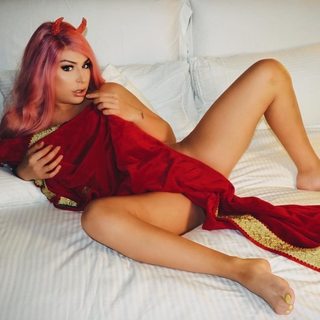 Chanel Santini feet photo thumbnail