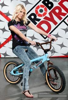 Chanel West Coast feet photo thumbnail