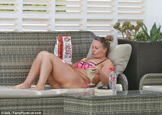 Chanelle Hayes feet photo 5