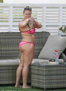 Chanelle Hayes feet photo 1