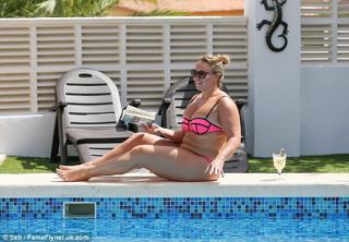Chanelle Hayes feet photo 17