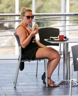 Chanelle Hayes feet photo 15