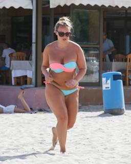 Chanelle Hayes feet photo 3
