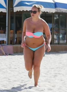 Chanelle Hayes feet photo 2