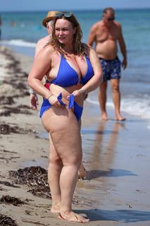 Chanelle Hayes feet photo 4
