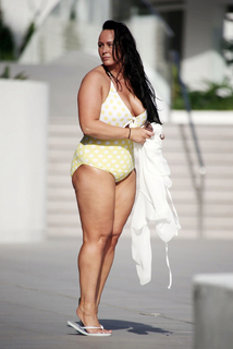 Chanelle Hayes feet photo 9