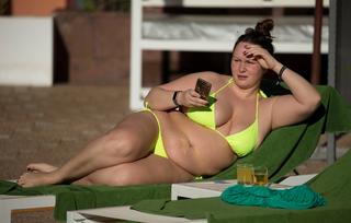 Chanelle Hayes feet photo 3