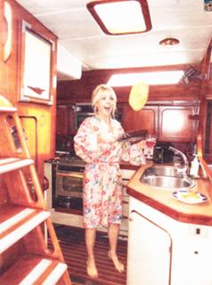 Chantal Janzen feet photo thumbnail