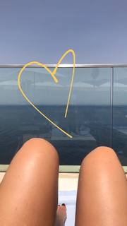 Chantal Janzen feet photo thumbnail