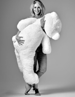 Chantal Janzen feet photo thumbnail