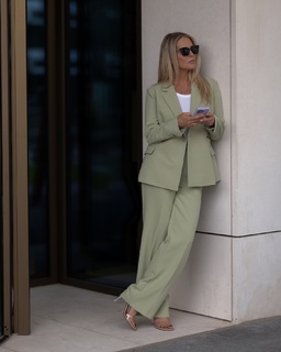 Chantal Janzen feet photo thumbnail