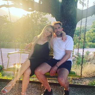 Chantal Janzen feet photo thumbnail