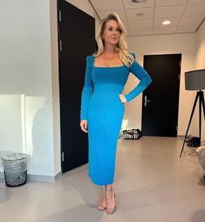 Chantal Janzen feet photo thumbnail