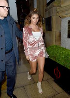 Chantel Jeffries feet photo thumbnail
