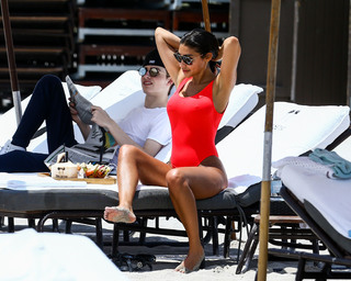 Chantel Jeffries feet photo thumbnail